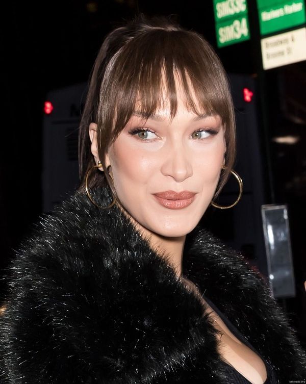 Bella Hadid | Am I still your favorite ☘️🌙💋🍂🪶💛 | Facebook French Fringe, Celebrity Bangs, Short Side Bangs, Faux Bangs, Perfect Bangs, Wispy Hair, Textured Bangs, Rebecca Ferguson, Simple Ponytails