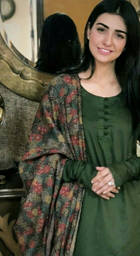 Sarah Khansir please give me un stitched dress for me Clothes For Women Hijab, Green Kurti, Sarah Khan, Indian Designer Suits, Simple Kurta Designs, Casual Indian Fashion, Pakistani Dresses Casual, Kurta Neck Design, Salwar Kamiz