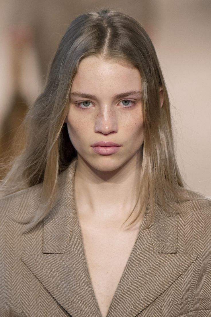 Rebecca Longendyke, Mousy Brown Hair, Mousy Brown, Natural Hair Colour, Olive Hair, Frida Gustavsson, Dark Blonde Hair Color, Colour Reference, White Blonde Hair