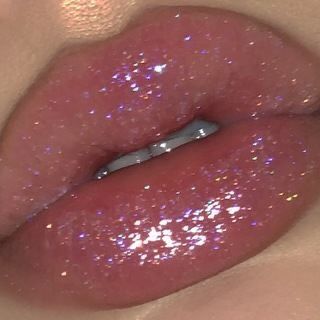 Disco Cherry, Cherry Lip Gloss, Glossy Lips Makeup, Lip Art Makeup, Cherry Lips, Lip Makeup Tutorial, Lip Gloss Collection, Shiny Lips, Glitter Lips