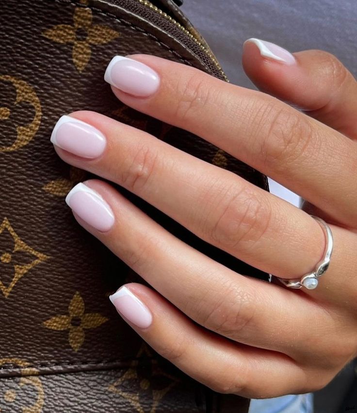 Light French Tip Nails, Minimal French Nails, Nails 2023 Trends, Magenta Nails, French Manicure Nail Designs, Manicure Nail Designs, French Manicure Nails, Manicure Inspiration, Nails 2022