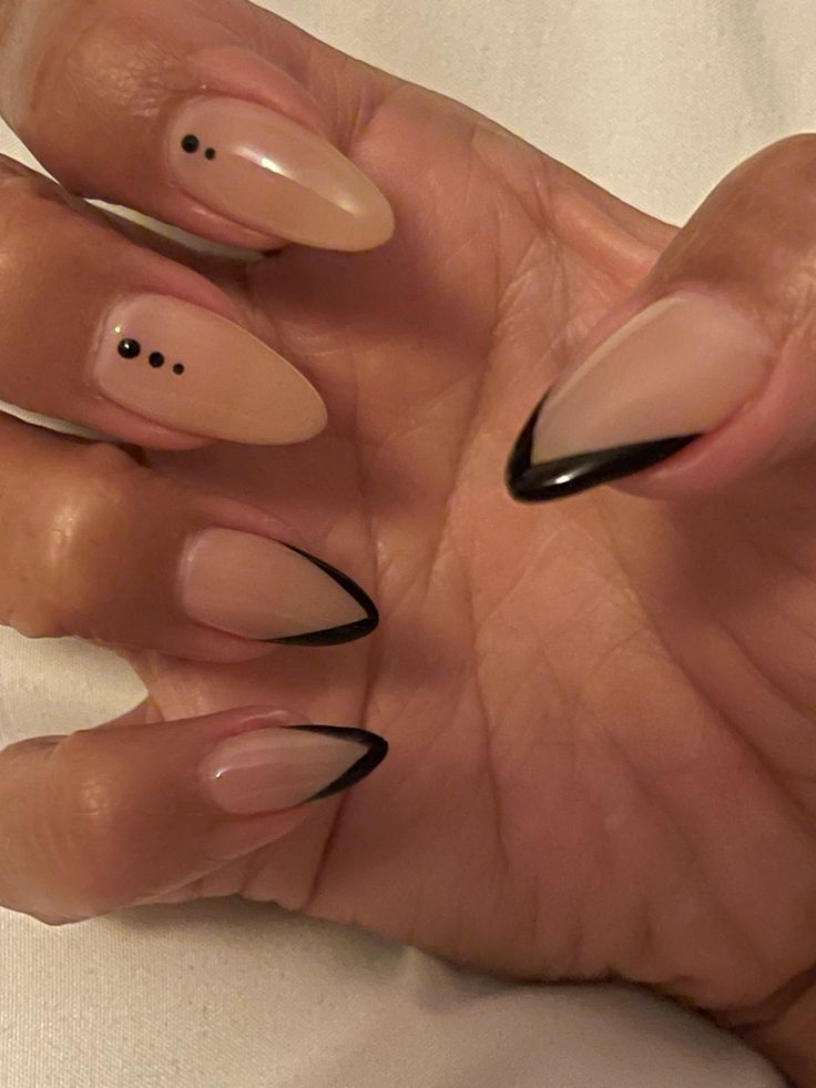 Black Dot Nail Design, Almond Nails Dot Design, Black Dots Nails, Nude Nails With Black Design, Black Dot Nails, Black Almond Nails, Dot Nail Designs, Dots Nails, Dots Design