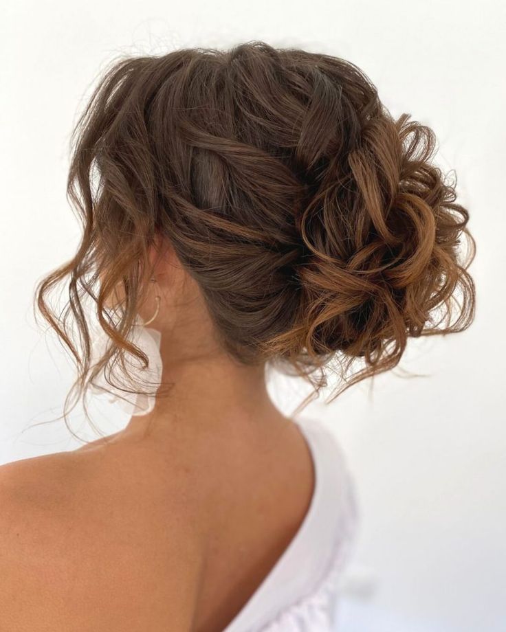 Bridesmaid Hairstyles Brown Hair Updo, Curled Updo Wedding, Auburn Hair Updo, Loose Curly Hair Updo, Bridesmaids Hairstyles For Medium Hair, Hair Up Prom Hairstyles, Wedding Hair Up Curly, Bride Hairstyles Updo Brunette, Curly Low Bun Wedding Hair