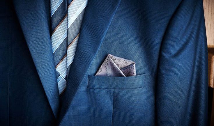 Cool Tie Knots, Pocket Square Folds, Types Of Folds, Pocket Square Pattern, Knight In Shining Armor, How To Fold, Royal Look, Cool Ties, Black Tie Event