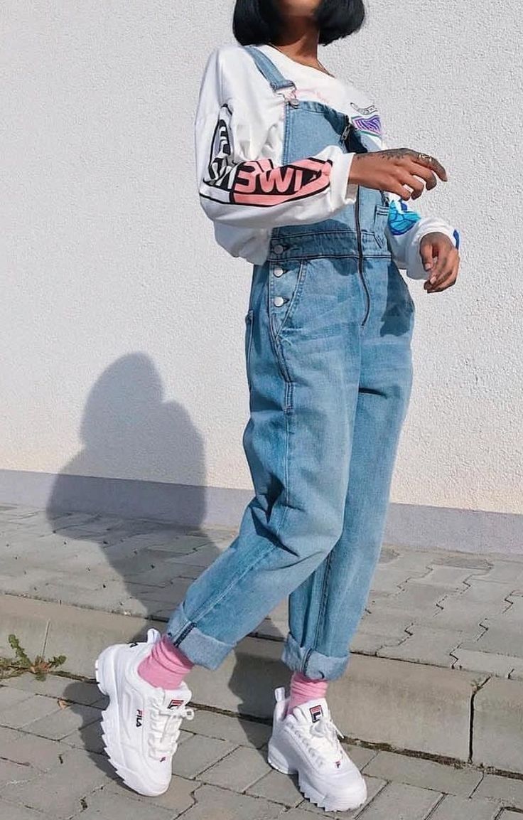 Fila Outfit, Women's Streetwear Fashion, Urban Apparel, Streetwear Girl, Stil Boho, Streetwear Mode, Edgy Chic, Streetwear Fashion Women, Street Style Chic