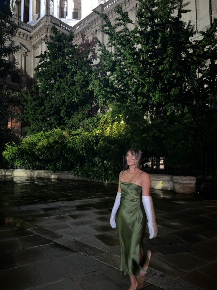 Green Old Money Dress, Prom Look With Gloves, Green Dress White Gloves, Green Y2k Prom Dress, Dark Green Birthday Dress, Green Silk Dress Aesthetic, Gala Theme Party Outfit, Green Dress With Gloves, Prom Dress Gloves