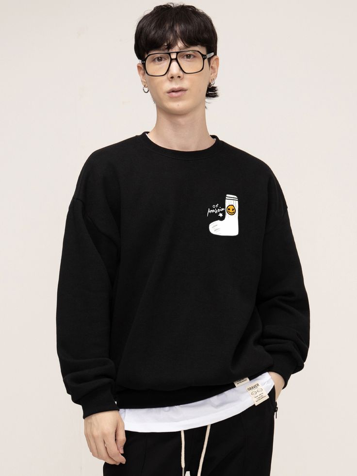 Editor's notesIt is a basic and casual sweatshirt with graphic print. Made of polyester blend cotton fabric, the sweatshirt is soft and lightweight. The sweatshirt is finished with tenter and tumble process to minimize fabric shrinking. The socks with logo graphic is printed using urethane printing.- Unisex item- Graphic print- Ribbed neck, cuffs, hem- Logo label patch- Soft and comfyMeasurements(in.)S / M / L / XL- Length: 25.6 in. / 27.2 in. / 28.3 in. / 29.5 in.- Shoulder: 21.3 in. / 22.4 in. / 23.6 in. / 25.2 in.- Chest: 21.7 in. / 23.2 in. / 24.4 in. / 25.6 in.- Sleeve Length: 22.4 in. / 23.6 in. / 24.4 in. / 25.2 in.*Model info: Man-Height 5’ 10”, Weight 143.3 lbs, Fitting size: Size L / Woman-Height 5’ 7” Weight 112.4 lbs, Fitting size: Size MComposition & Care- 60% Cotton, 40% Casual Crew Neck Hoodie With Letter Print, Casual Fleece T-shirt For Streetwear, Casual Logo Print Winter Sweatshirt, Casual Logo Print Sweatshirt For Winter, Urban Crew Neck Sweater With Letter Print, Casual Winter Sweatshirt With Logo Print, Casual Black Sweats For College, Streetwear Fleece T-shirt With Ribbed Cuffs, Black Cotton Sweats With Logo Print