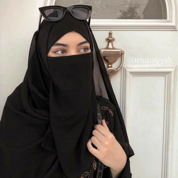 Niqab Motivation, Hijabi Dpz, Niqab Aesthetic, Niqabi Bride, Niqabi Girl, Fake Pics, Simple Hijab Tutorial, Muslimah Style, Black Hijab