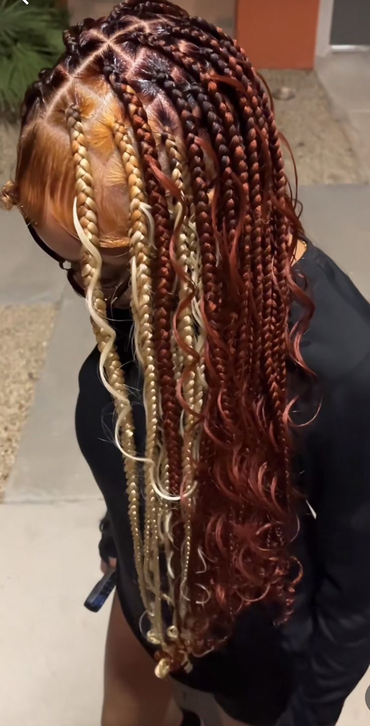 First Day Hairstyles Black, Knotless Braids With Skunk Patch, Natural Hairstyles For Black Women With Braids, Dyed Box Braids, Color Hair Braids, Cute Hairstyles With Weave, Natural Looking Hairstyles, Angel Braids, Twisted Hair