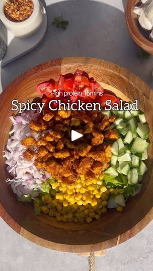 Spicy Chicken Salad, Chicken Cubes, Whole Bowl, Veggie Bowls, Mayo Dressing, Creamy Yogurt, Veggie Bowl, Sriracha Sauce, Shredded Lettuce