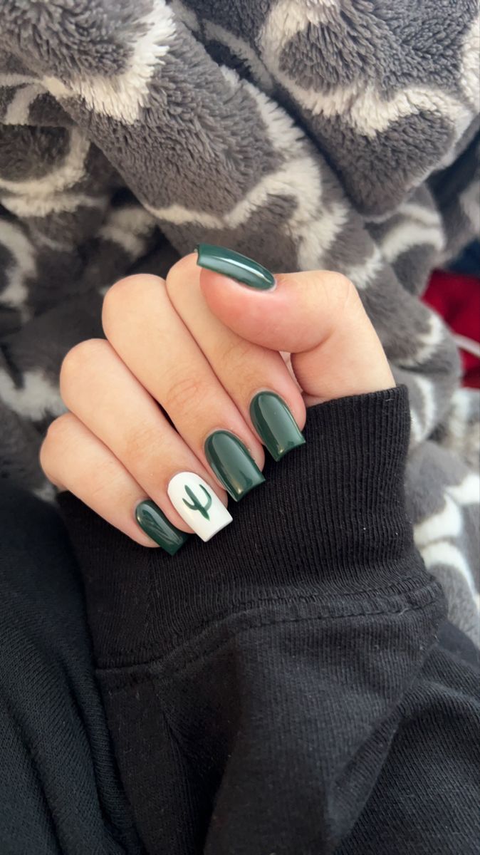 Western Short Nail Designs, Cute Western Nails Acrylic Simple, Plain Western Nails, Acrylic Western Nails, White Western Nail Ideas, Simple Western Nail Designs, Western Hoco Nails, Country Girl Nail Ideas, Basic Western Nails