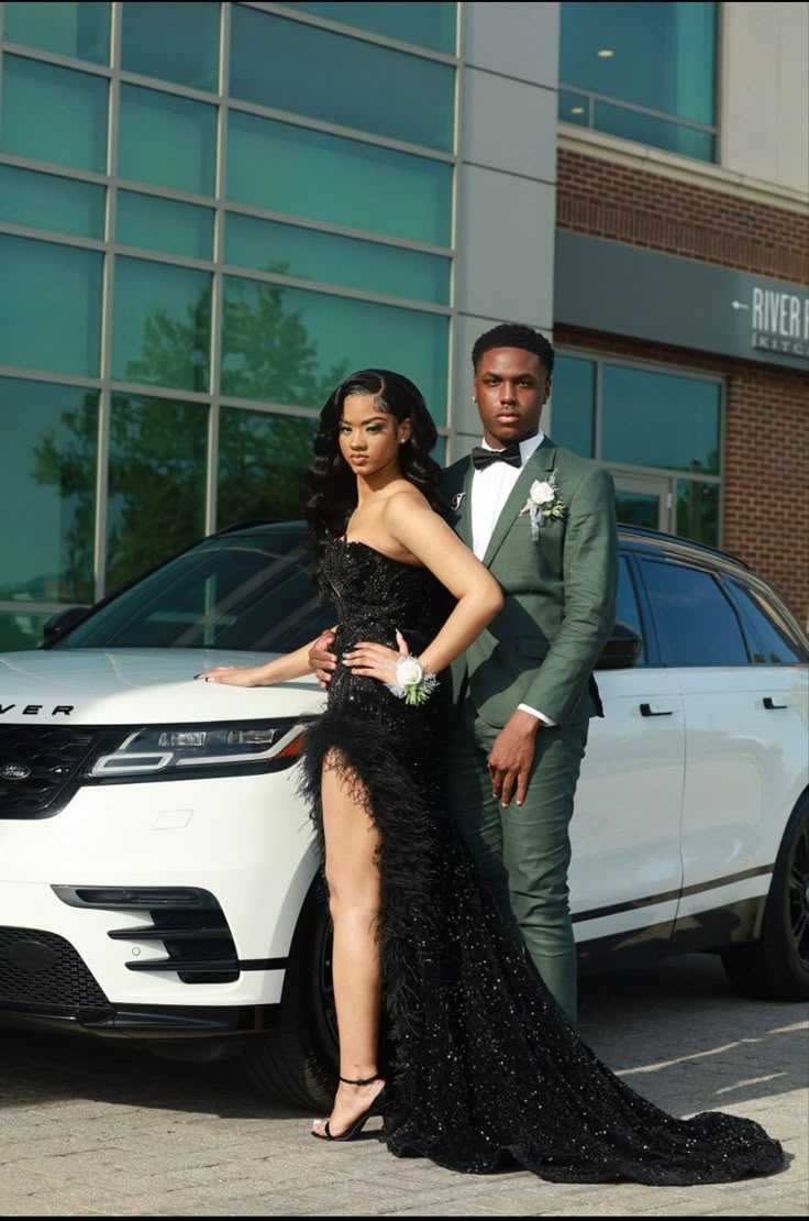 Prom Shoots Photo Ideas, Prom Poses Black Couples, Prom Cars Ideas, Black Prom Dress Couple, Hoco Dates, Prom Poses Couples, Couple Prom Outfits, Prom Couple Poses, Md Photoshoot