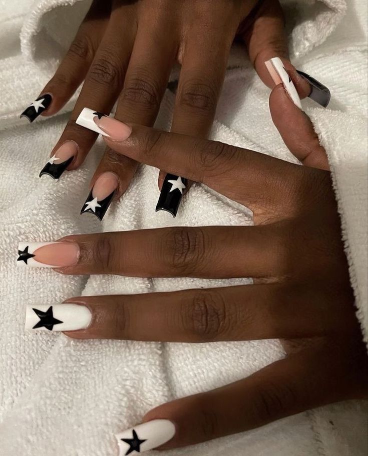 Long Acrylic Nails Back To School, Short Nail Sets Acrylic Design, Short Acrylic Nails Yk2, Y2k Nails Acrylic Stars, Trapstar Nails, Grey And Black Acrylic Nails, Nails To Get For Your Boyfriend, Birthday Nail Inspo Acrylic Medium, Nails 90s Aesthetic