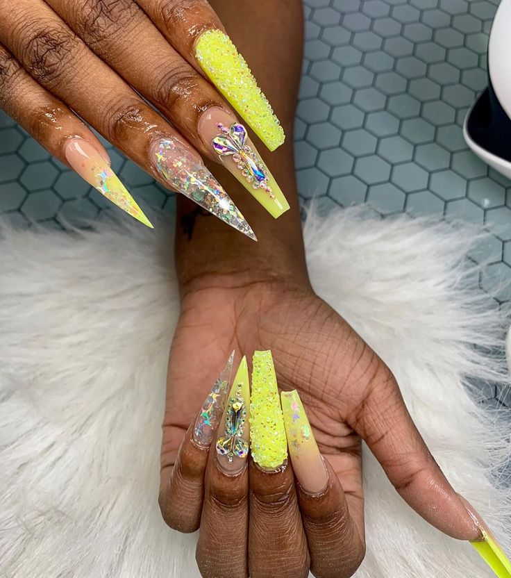 1,234 Likes, 2 Comments - LaNece Renee ✨ (@lanece.renee) on Instagram: “Click the link in my bio to book your appointments 😍#alpharettanailtech #alpharettanails #atlnails…” Seasonal Nails, Exotic Nails, Prom Nails, Luxury Nails, Types Of Nails, Dope Nails, Nail Games, Long Acrylic Nails, Gorgeous Nails