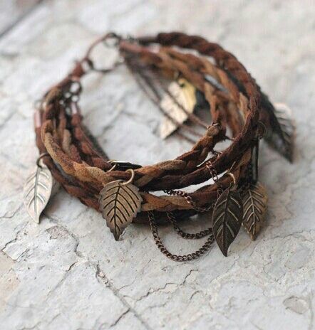 Cardboard Jewelry, Estilo Hippie, Macrame Bag, Bijoux Diy, Hippie Chic, Boho Bracelets, Hippie Style, Leather Jewelry, Jewelry Necklace