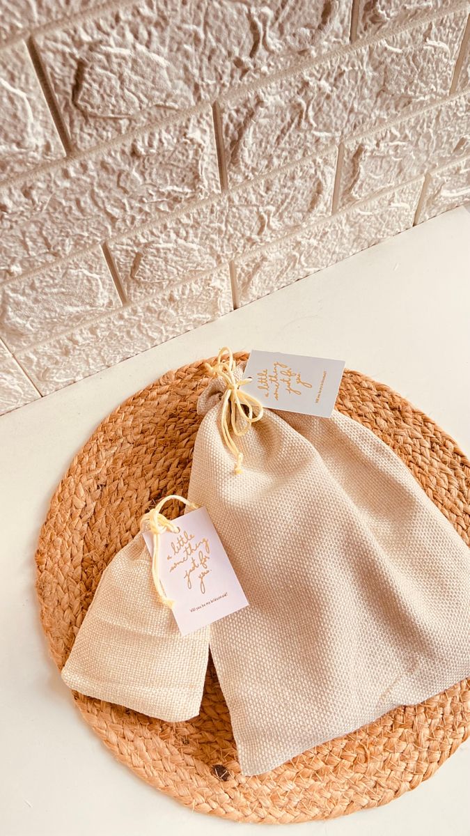 Jute pouch
Jute bag
Bridesmaid gift
Photography
Product photography Bridesmaid Favours, Jute Pouches, Rustic Favors, Soap Studio, Bridesmaid Favors, Bridesmaid Proposal Gifts, Jute Bags, Iphone Photography, Bridesmaid Gifts