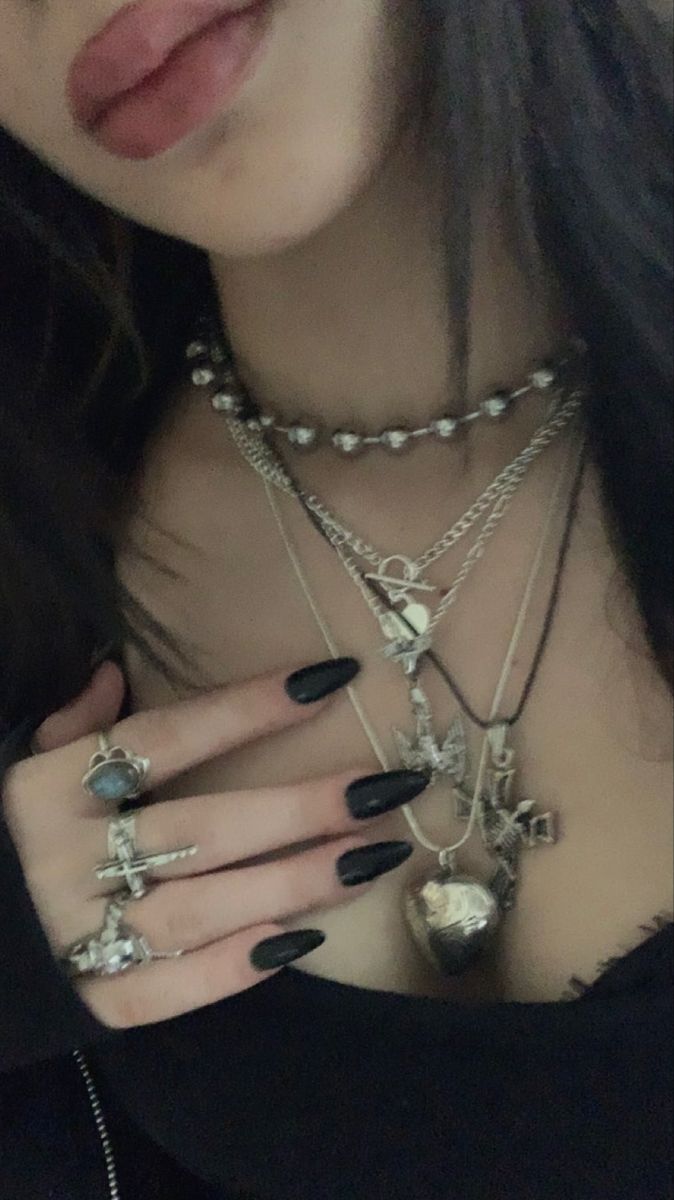 Filmy Vintage, Necklace Combo, Grunge Jewelry, Mazzy Star, Chunky Jewelry, Funky Jewelry, Jewelry Lookbook, Grunge Style, Style Streetwear