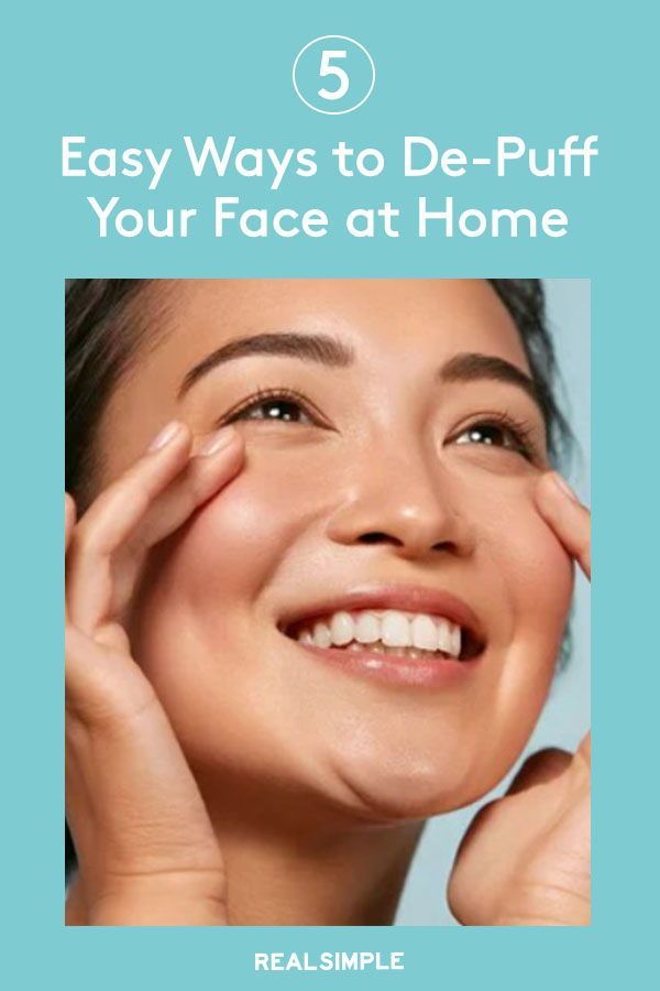 5 Easy Ways to De-Puff Your Face at Home | A skincare professional shares the easy things you can do to address the root causes of a puffy face and how to quickly de-puff a swelling face. #beautytips #realsimple #skincare #makeuphacks #bestmakeup Bloated Face, Puffy Face, Facial Puffiness, Diy Beauty Tips, Simple Home Decor Ideas, Simple Home Decor, Face Roller, First Aid Beauty, Diy Beauty Hacks