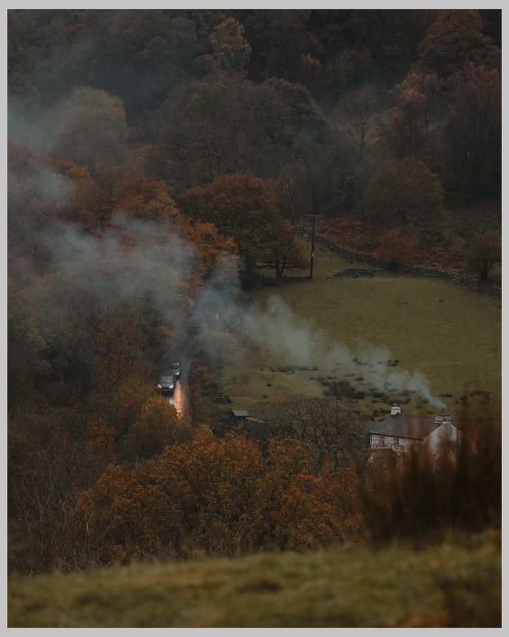 Rustic Autumn Aesthetic, Appalachian Fall Aesthetic, Misty Autumn Aesthetic, Autumn Homestead Aesthetic, Houses In Autumn, Autumn Neighborhood Aesthetic, Cosy Halloween Aesthetic, Cool Fall Aesthetic, Autumn 2024 Aesthetic