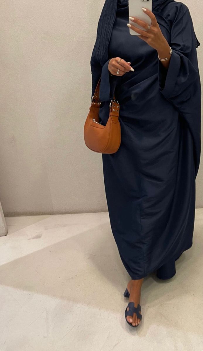 Black Muslim Women, Abaya Aesthetic, Luxury Abaya, Khaleeji Abaya, Abaya Outfit, Hijabi Fashion Casual, Muslim Women Fashion, Mode Abaya, Hijabi Style