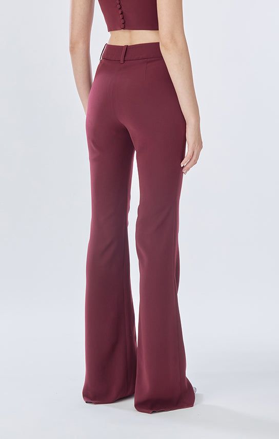 (7-14 business days Pre-Order) Stolen Treasure Sleek slim-fit with center leg seams. Timeless Mid-rise waist Elegantly rounded pockets Concealed front zip fastening Crafted from Polyester Blend Perfectly matches with the Doll Suit Model is Wearing : XS - Burgundy Bust : 31.5 / Waist : 24 / Hip : 35.5 / Height : 178 Model is Wearing : XS - Dusty Pink Bust : 31 / Waist : 24 / Hip : 35n/ Height : 173 Product Details: Professional Dry Clean Composition: 100% Polyester Proudly made in Thailand Made-t Suit Model, The Doll, Long Pants, Dusty Pink, Pre Order, Mid Rise, Dry Clean, Sleek, Slim Fit