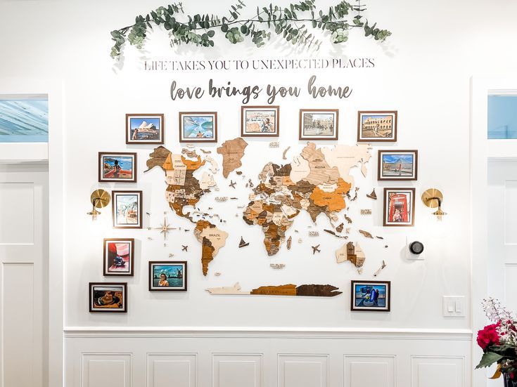 World map wall decor Family Photos Wall Decor, Travel Photo Wall, Travel Themed Room, World Map Photo, Travel Map Diy, Home Decor Ideas Kitchen, Travel Gallery Wall, Travel Room, World Map Wall Decor