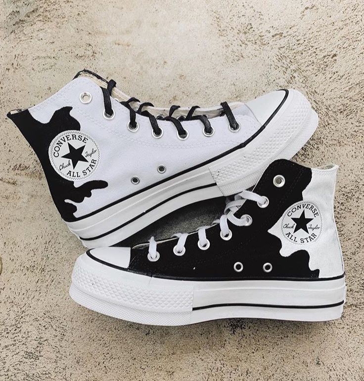 Cute Converse Shoes, Cute Converse, Custom Shoes Diy, Trendy Shoes Sneakers, Preppy Shoes, Nike Tennis, Fresh Shoes, Hype Shoes, 자수 디자인