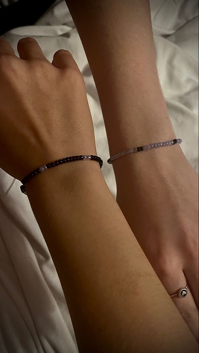 Make A Bracelet For Boyfriend, Him And Her Bracelets, Couple Bracelets Aesthetic Diy, Braclets Ideas Beaded Matching, Boyfriend Gifts Jewelry, Cute Bracelet For Boyfriend, Guy Beaded Bracelets, Diy Couples Jewelry, Bracelets For Your Boyfriend