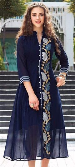 Indian Tunics For Women, Tunics For Women, Indian Tunic, Designer Kurti Patterns, Long Kurti Designs, Kurta Neck Design, Salwar Kamiz, Cotton Kurti Designs, Kurti Designs Party Wear