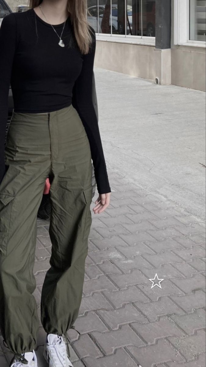 Cute Outfits Green Pants, Comfy Cargo Pants Outfit, Black Shirt Green Pants Outfit, Formal Cargo Pants Outfit, Olive Parachute Pants Outfit, Shirt And Cargo Pants Outfit, Black Cargo Pants Aesthetic, Parashoot Pants Outfit, Green Parachute Pants Outfit