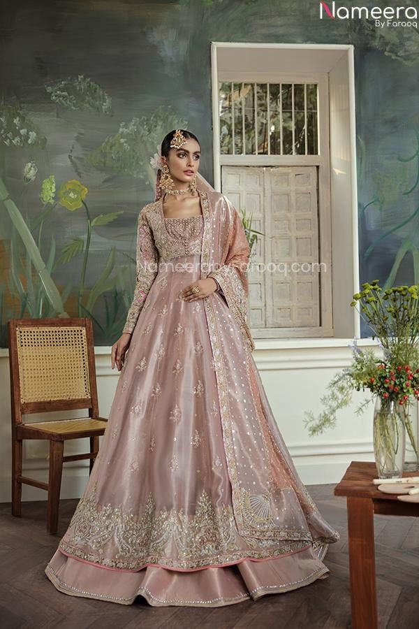 Heavy Peach Lehenga Combination Bridal Dress Lehenga Combination, Pakistani Frocks, Long Choli Lehenga, Pakistani Bridal Lehenga, Peach Lehenga, Pakistani Bridal Dress, Walima Dress, Desi Wedding Dresses, Desi Fits