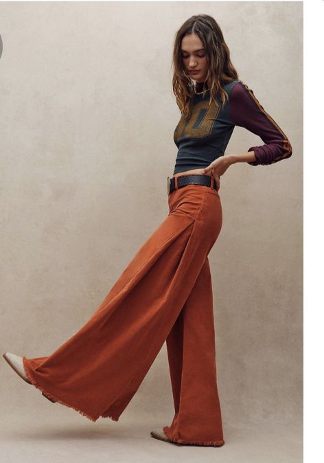 Free People Trouser, Free People Summer Outfits, Freepeople Style, Orange Pants Outfit, Sky Doll, Free People Fashion, Free People Aesthetic, Boho Queen, Wide Leg Jeans Outfit