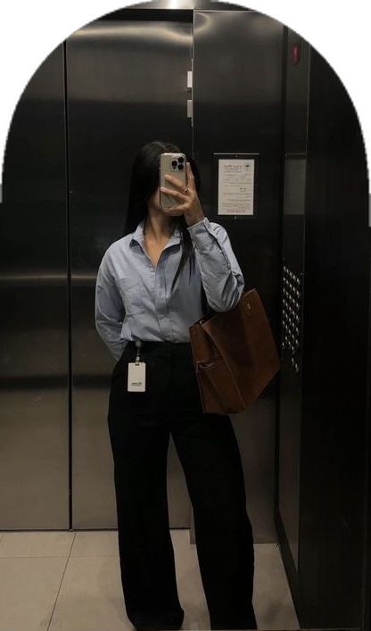 Women Job Aesthetic, Banker Women Aesthetic, Simple Formal Outfits For Women, Pharmacy Work Outfit, Vision Board Corporate Woman, Working Office Woman Aesthetic, Corporate Aesthetic Woman Outfits, Business Outfit Aesthetic Woman, Dress Better Aesthetic