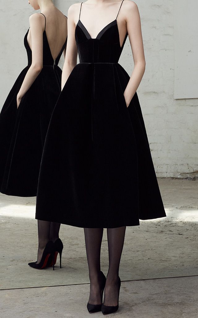 Sukienki Maksi, Velvet Midi Dress, Alex Perry, فستان سهرة, Dresses Short, Mode Vintage, Looks Style, Black Dresses, Mode Inspiration