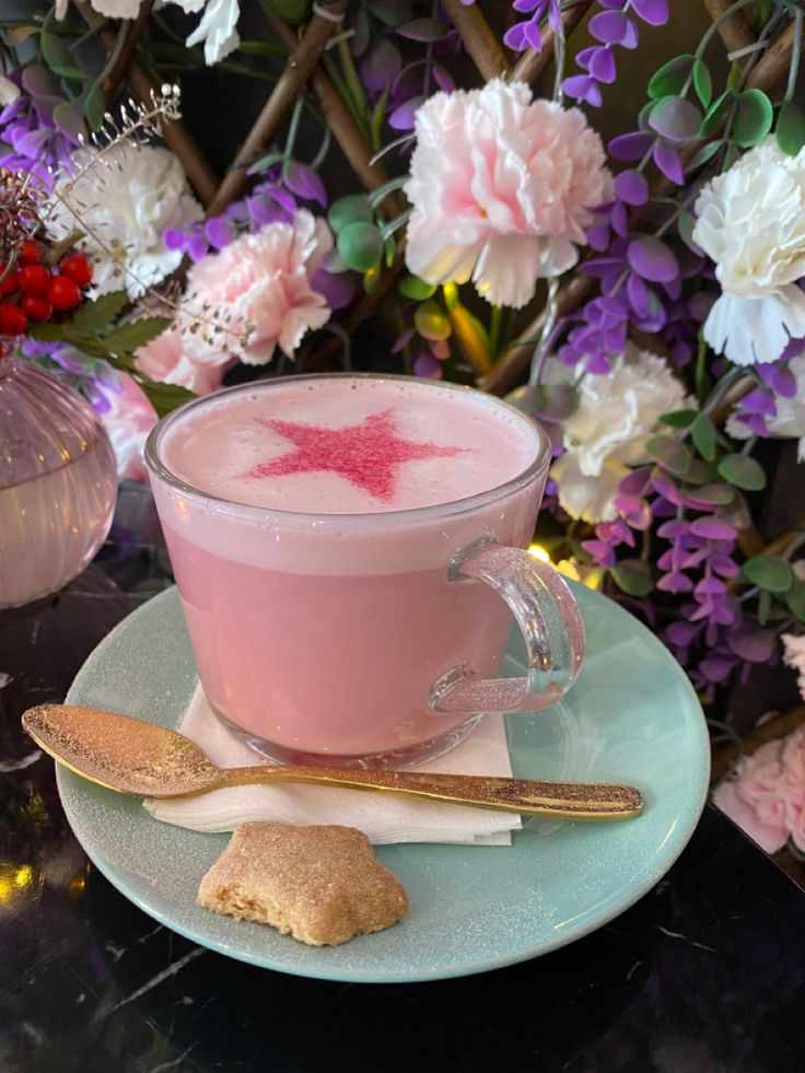 Pink Hot Chocolate Pink Hot Chocolate, Cinnamon Twists, Kids Cafe, Ceylon Tea, Pink Gin, Hot Coco, Chamomile Tea, Festive Treats, Drink Ideas