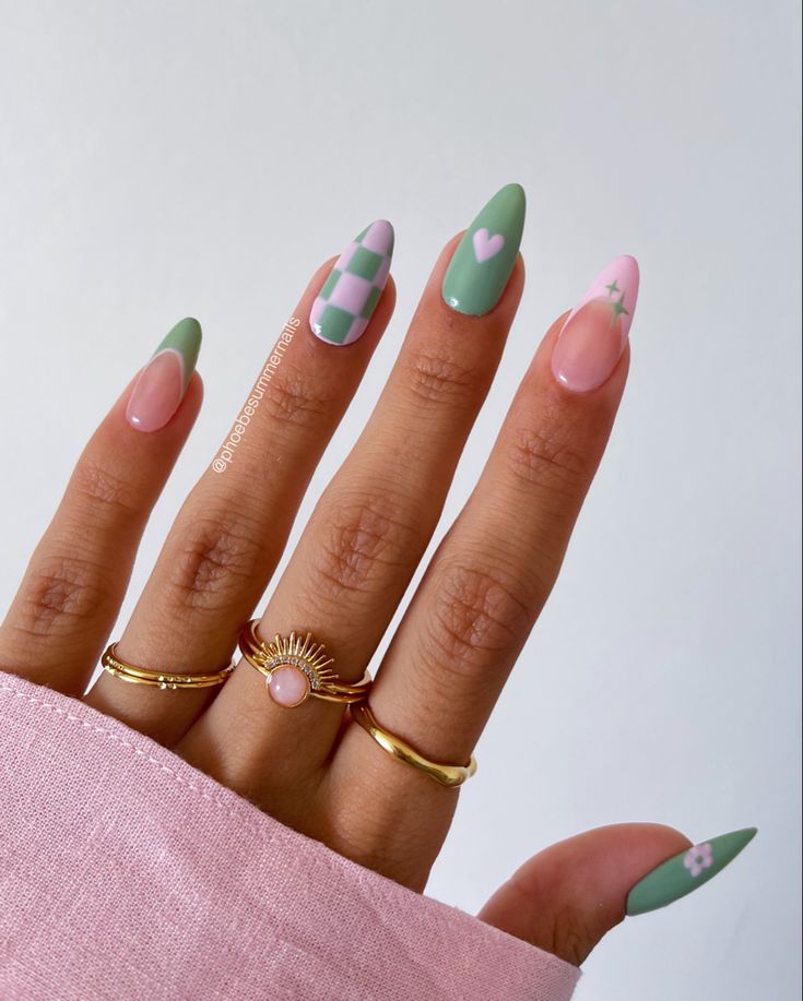 Nails Design Checkered, Trendy Oval Nails Designs, Short Oval Nails Ideas Summer, Modern Spring Nails, Autumn Nail Designs Short, Funky Nail Art Trendy Summer, End Of School Nails, Oval Nails Autumn, Funky Nails Inspo Summer