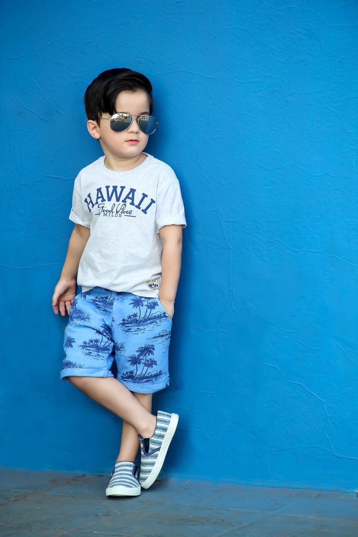 Kids Poses For Photoshoot Boys, Kid Photoshoot Ideas Boys, Kids Poses For Photoshoot, Poses For Kids Photoshoot, Poses For Boys Photoshoot, Kids Photoshoot Poses, Boys Photoshoot Poses, Birthday Photoshoot Ideas Boys, Boys Dressing Style