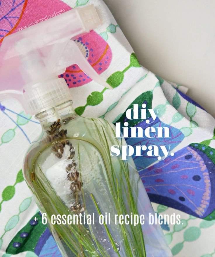 DIY Linen Spray Homemade Linen Spray, Linen Spray Recipe, Linen Spray Essential Oils, Diy Linen Spray, Sleeping Essential Oil Blends, Diy Room Spray, Diy Household Tips, Homemade Beauty Recipes, Spa Time