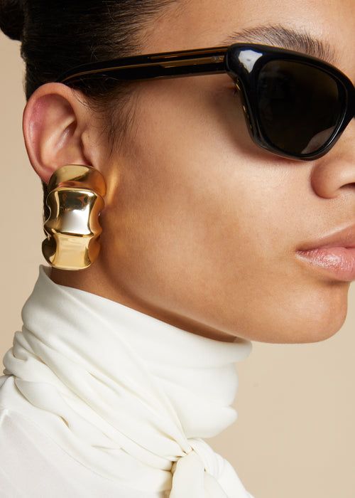 The Medium Julius Loop Earrings in Gold Gold Earring Cuff, Sculptural Earrings, Tailored Fashion, Chunky Earrings, Earring Trends, The Medium, Loop Earrings, Silver Jewelry Fashion, Spring Summer Collection