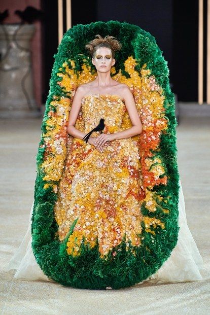 Guo Pei Haute Couture Automne-Hiver 2019-2020 - Défilés | Vogue Paris