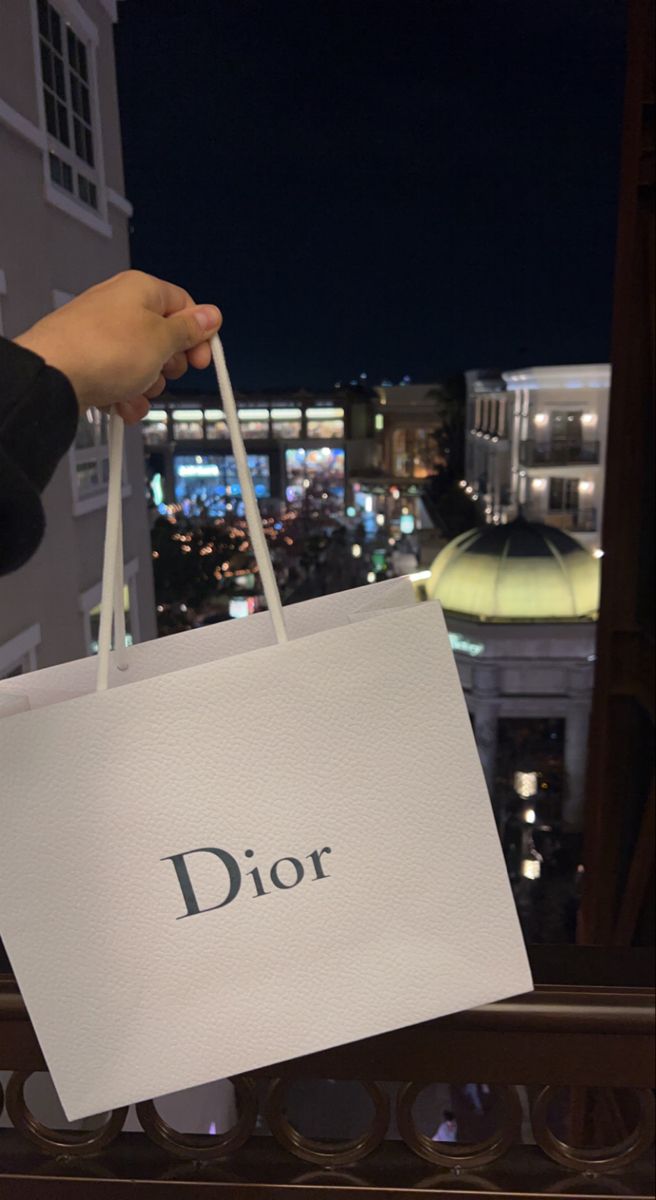 Designer Handbags Aesthetic, Miss Dior Bag, Workout Room Ideas Home, Handbags Aesthetic, Aesthetic Dior, Dior Store, Luxury Aesthetics, Aesthetic Designer, Dior Shop