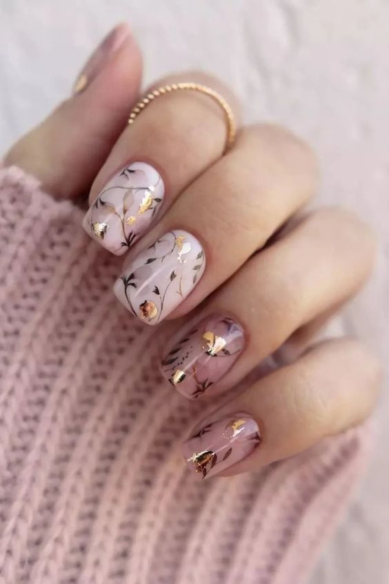 The best January nails, January nail designs, January nail ideas, and winter nails to do right now Boho Nails, Squoval Nails, Boho Styl, Gold Nail, Her Nails, Makijaż Smokey Eye, Kandy, Elegant Nails, Classy Nails