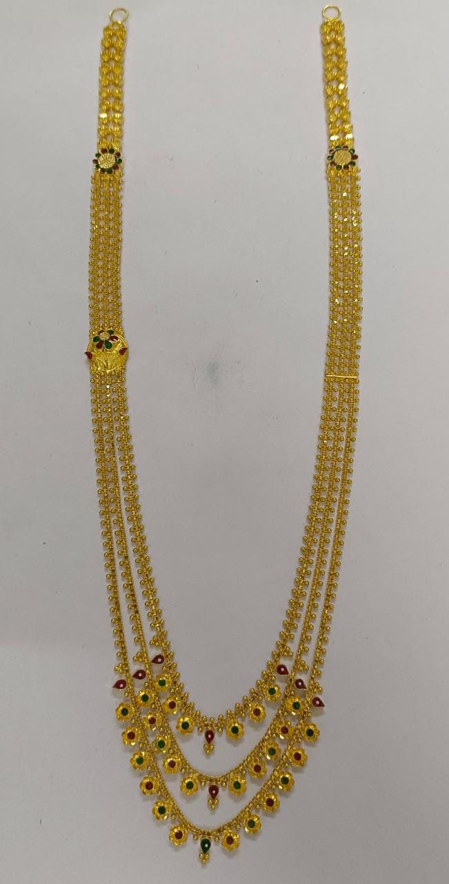 Chain Designs Gold, Chandra Haram, Step Chain, Short Gold Necklace, Long Haram, Creative Jewelry Photography, Black Beads Mangalsutra Design, Fancy Jewelry Necklace, Necklace Set Indian