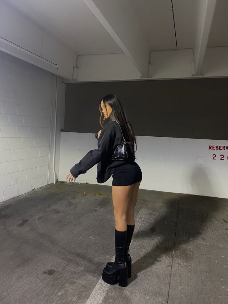 mini skirt, oversized jacket, platform boots, steve madden, style, garage pic, pic inspo Long Black Chunky Boots Outfit, Casual Outfits With Platform Heels, Platform Boots And Skirt Outfit, Black Trendy Boots, Platform Knee Boots Outfit, Black Dress And Platform Boots, Knee Boots Platform, Outfit Ideas Platform Boots, Black Bratz Boots Outfit