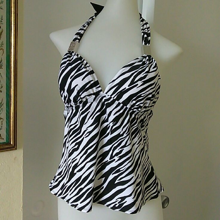 Zebra Stripped Halterkini Swim Merona Size M Nwot. Y2k Full Outfit, Zebra Outfit For Women, Zebra Print Clothes, Trashy Clothes, Zebra Print Shirt, Zebra Costume, Mcbling Fashion, 2000s Tops, Easy Diy Clothes