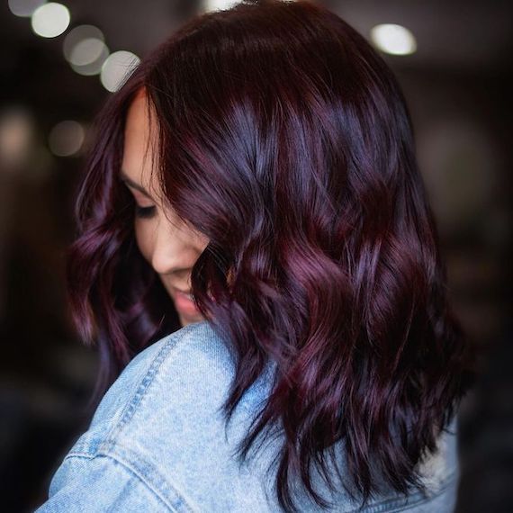 Dark Plum Hair Color, Plum Brown Hair, Pelo Color Vino, Wine Hair Color, Maroon Hair, Hair Color Plum, Rambut Brunette, Plum Hair, Wine Hair