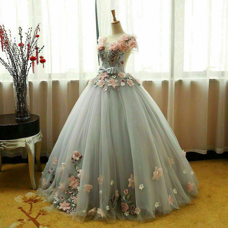 Grey Ball Gown, Grey Formal Dress, Dresses Puffy, Gray Formal Dress, Corset Ball Gowns, Green Quinceanera, Green Quinceanera Dresses, Gown Pictures, Quince Dress