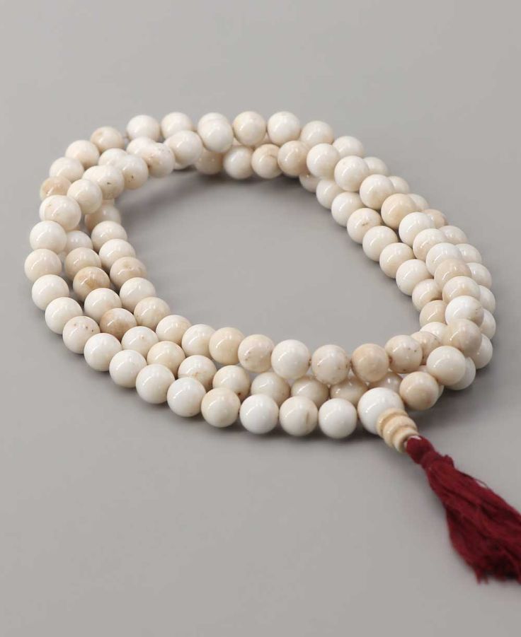 Conch Shell Mala Spiritual Mala With 108 Beads For Blessing, White 108 Beads Mala For Meditation, Wooden Beads Rosary For Meditation, Spiritual Wooden Beads Rosary For Meditation, White Wooden Beads For Meditation, Adjustable Mala With 8mm Beads For Blessing, White Healing Mala With 108 Beads, White Mala With 108 Beads For Healing, White 8mm Beads Rosary For Meditation