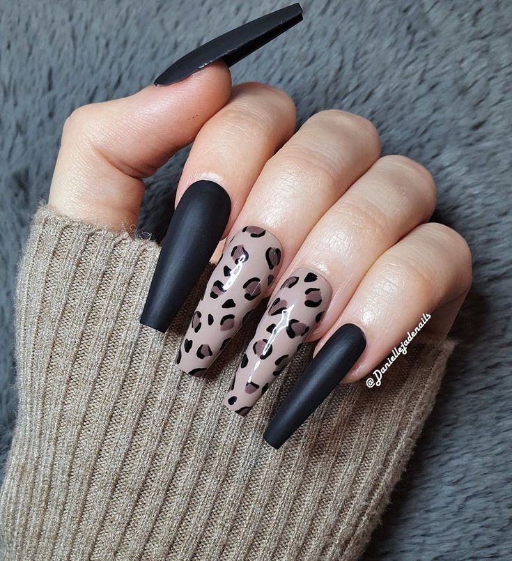 These are the most AMAZING cheetah nails out there! Here, you'll find the best matte black cheetah nails acrylic coffin, cheetah nail art designs, cheetah nails coffin, black leopard nails, cheetah nail designs, plus cheetah print nails coffin, cheetah print nails acrylic long and more! In addition to this, we’ve also featured cute leopard print nails acrylic, leopard print nail designs, leopard nails coffin and leopard nails designs. Cheetah Print Nails Acrylic Long, Leopard Print Nails Fall, Fall Cheetah Nails, Nails Cheetah Print, Cheetah Nail Art, Stripes Nails, Pedi Designs, Nails Cheetah, Nail 2022