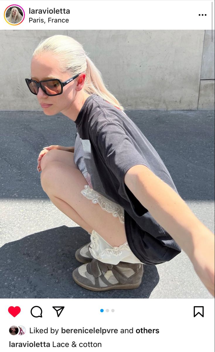 Bella Hadid The Weeknd, Messy Fashion, The Weeknd Aesthetic, Wedge Sneakers Outfit, Weeknd Aesthetic, Cars Ferrari, Isabel Marant Sneakers, New York Manhattan, Marant Shoes